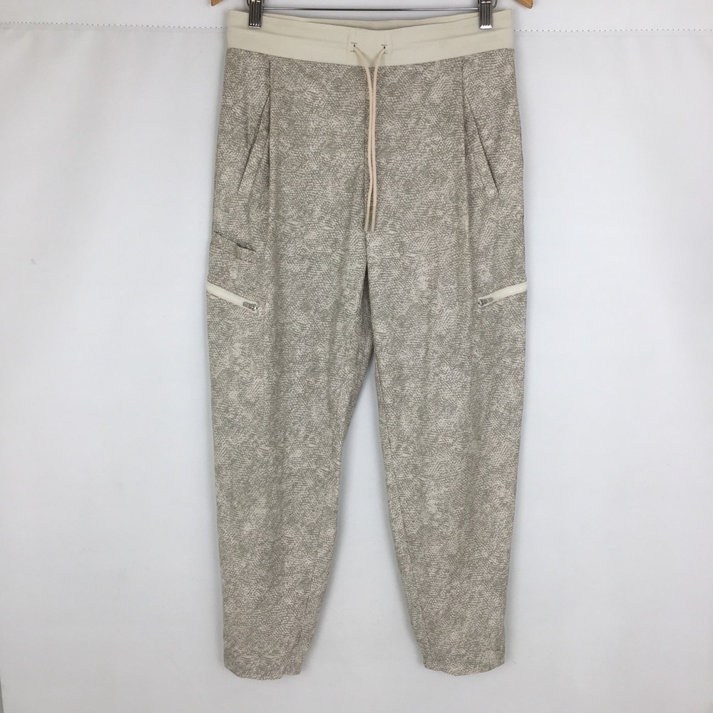 ATHLETA Venture Printed Pant High Rise Jogger Women’s Size 8 Cream Gray - Picture 9 of 16